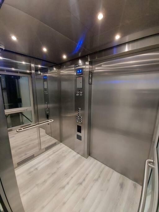 Апартаменти Beautiful Bright 3 Bed Townhouse Ванкувер Екстер'єр фото