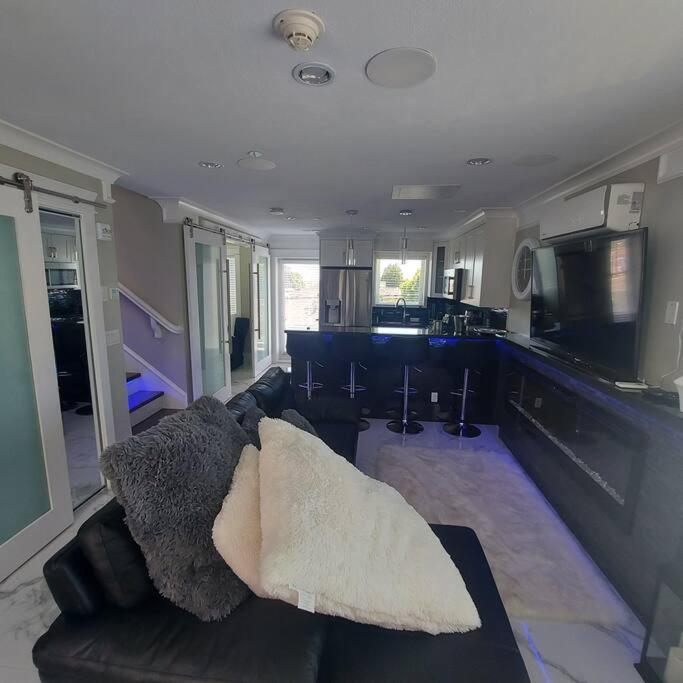 Апартаменти Beautiful Bright 3 Bed Townhouse Ванкувер Екстер'єр фото