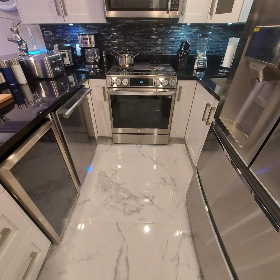 Апартаменти Beautiful Bright 3 Bed Townhouse Ванкувер Екстер'єр фото
