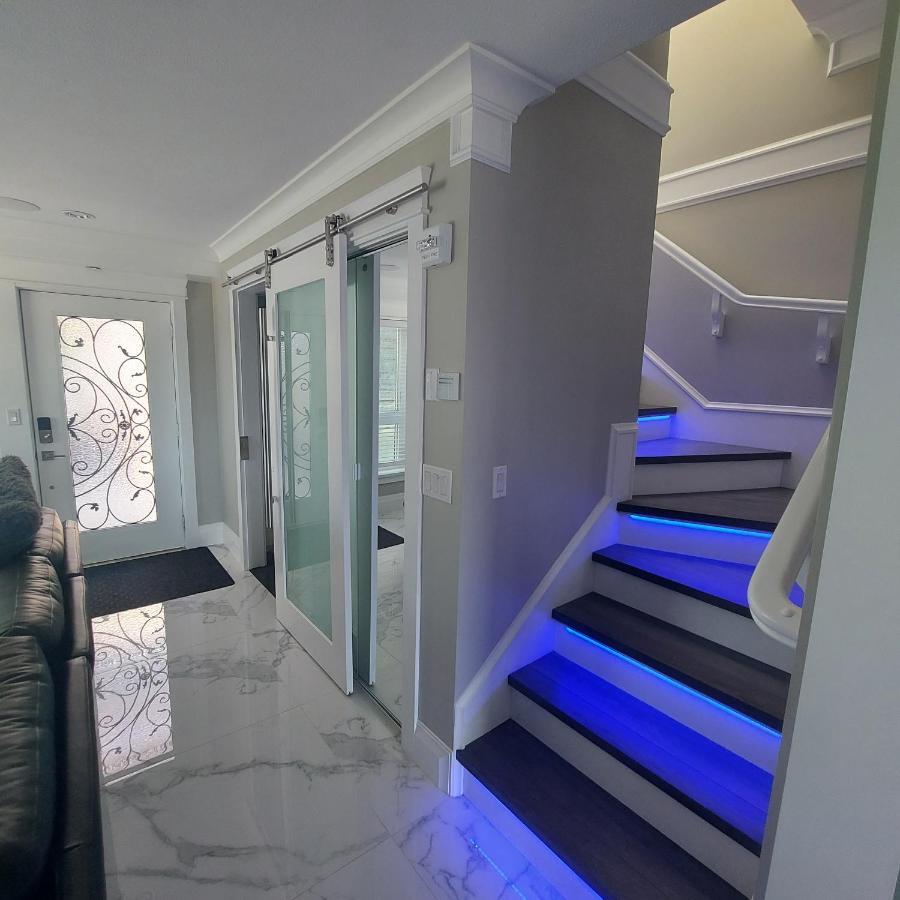 Апартаменти Beautiful Bright 3 Bed Townhouse Ванкувер Екстер'єр фото