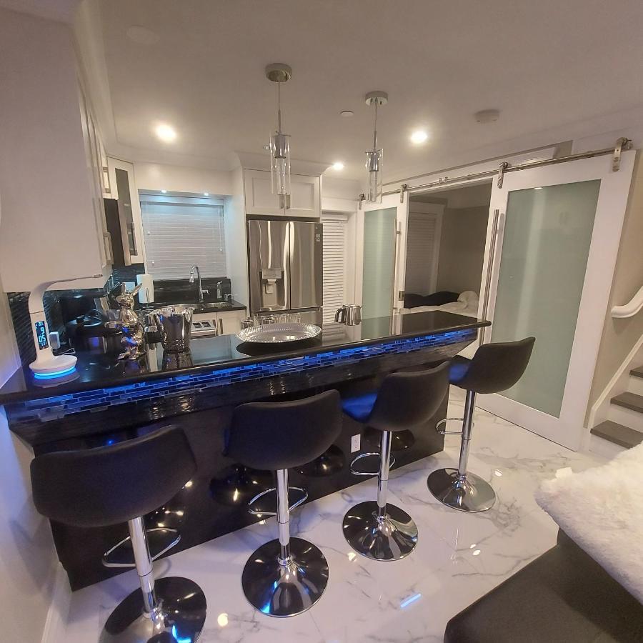 Апартаменти Beautiful Bright 3 Bed Townhouse Ванкувер Екстер'єр фото