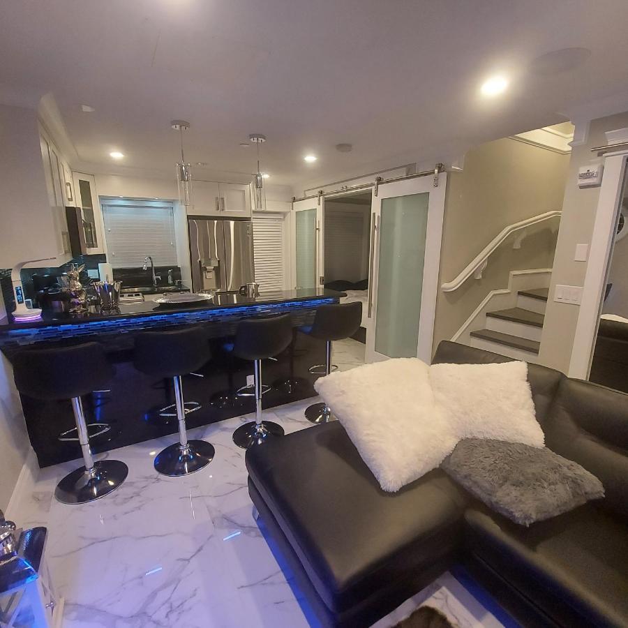 Апартаменти Beautiful Bright 3 Bed Townhouse Ванкувер Екстер'єр фото